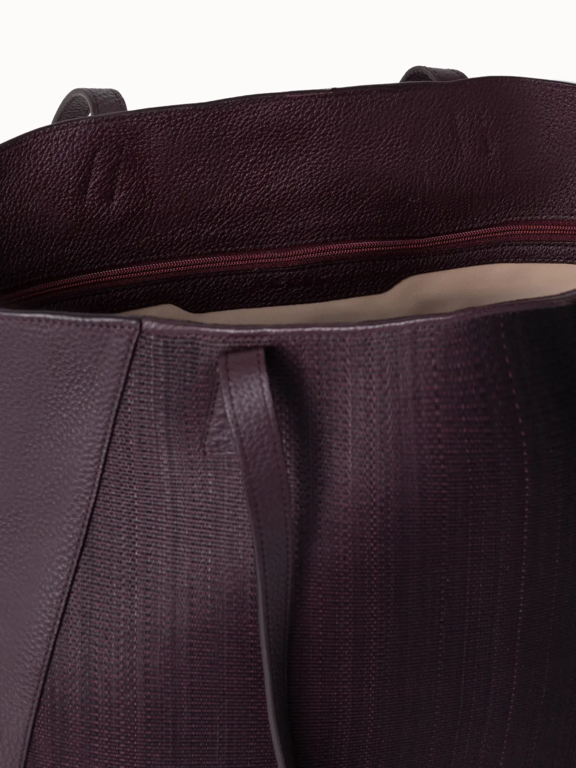 Ai Medium Shoulder Tote