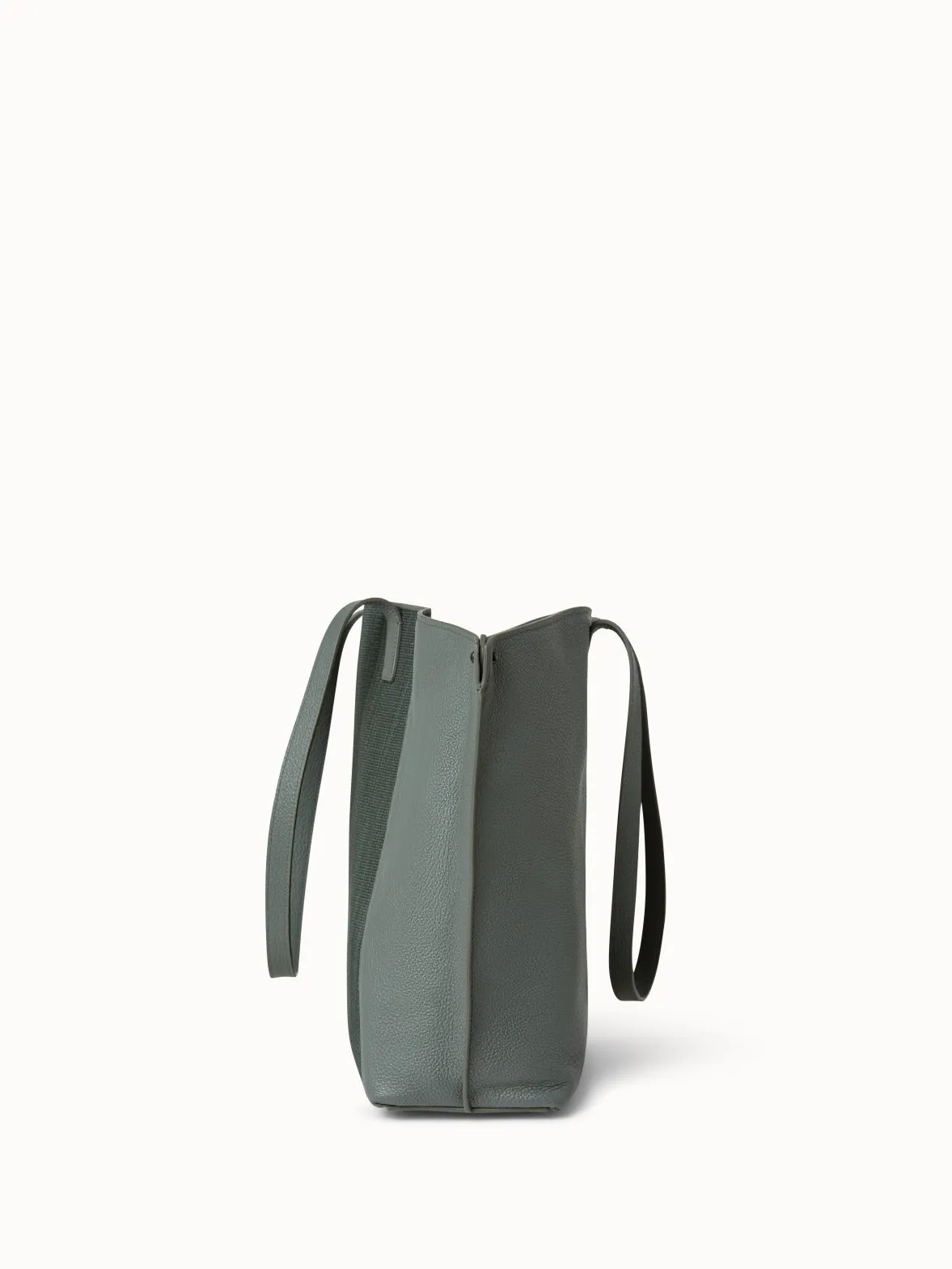 Ai Medium Shoulder Tote