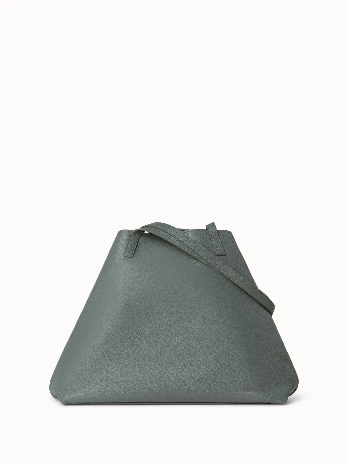Ai Medium Shoulder Tote