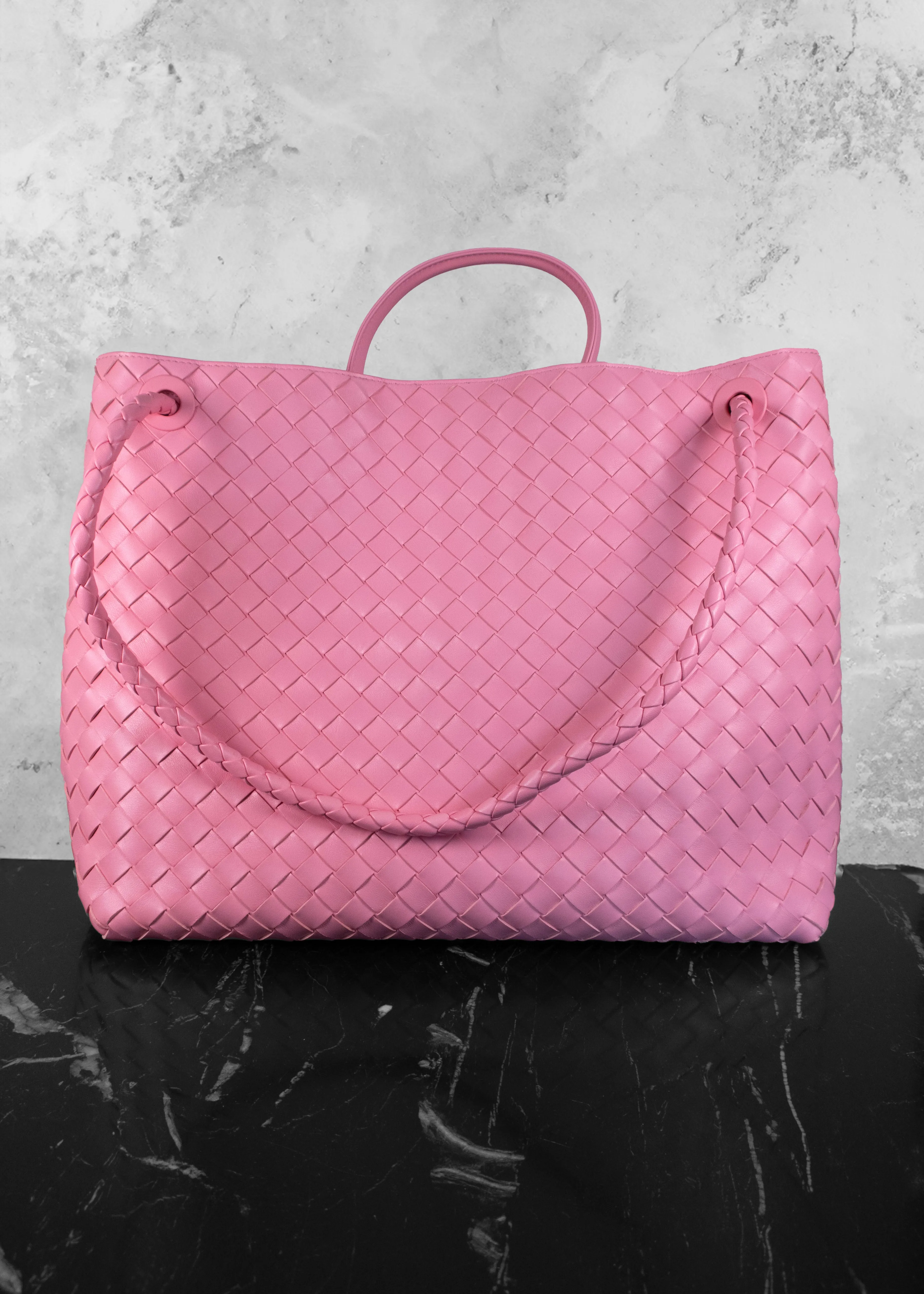 Bottega Veneta Large Andiamo Intrecciato Leather Pink Shoulder Bag