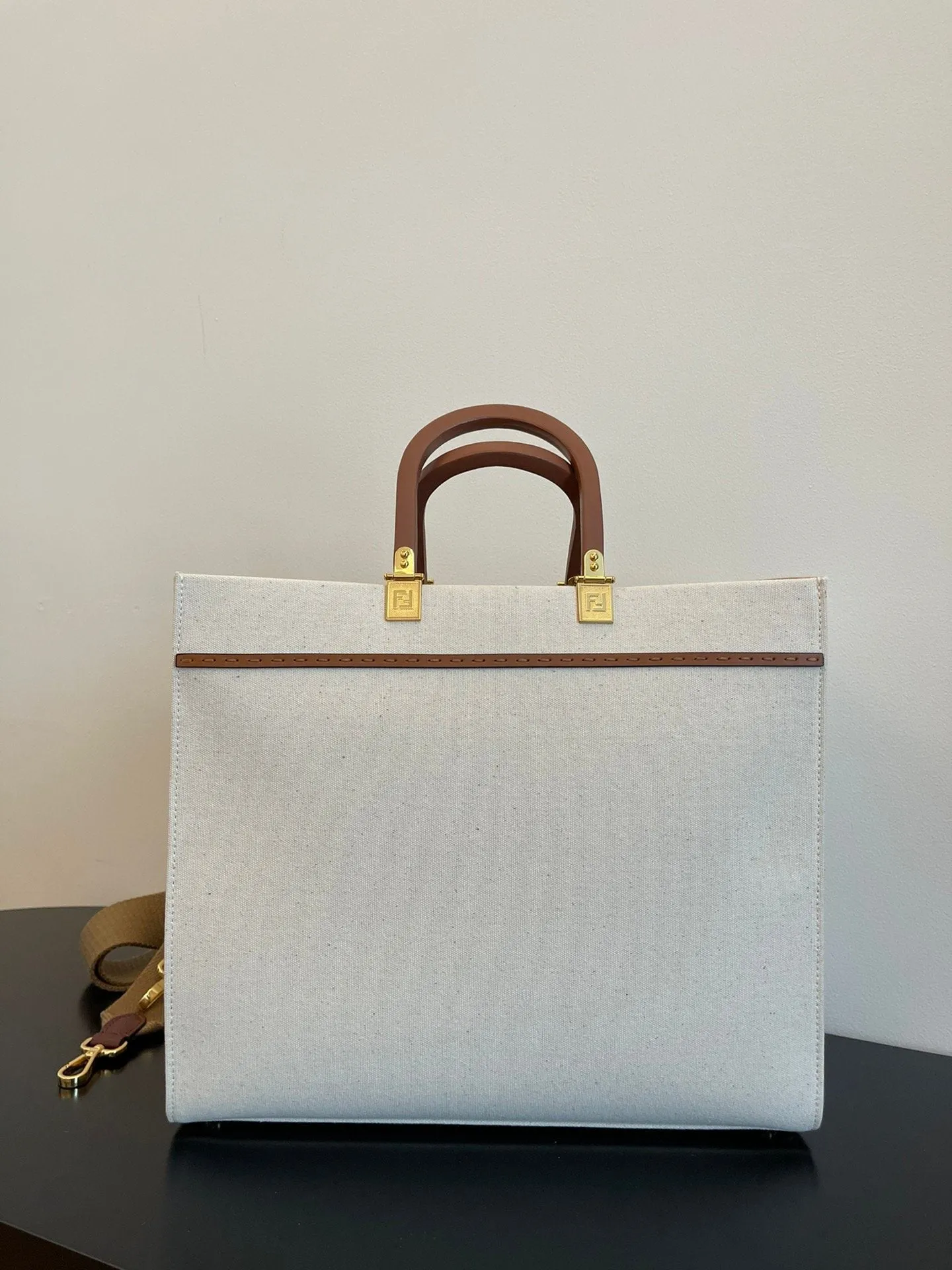 FI Sunshine Medium Tote Bag Light Grey Canvas For Women, Women&#8217;s Bags, Shoulder Bags 13.8in/35cm FF 8BH386