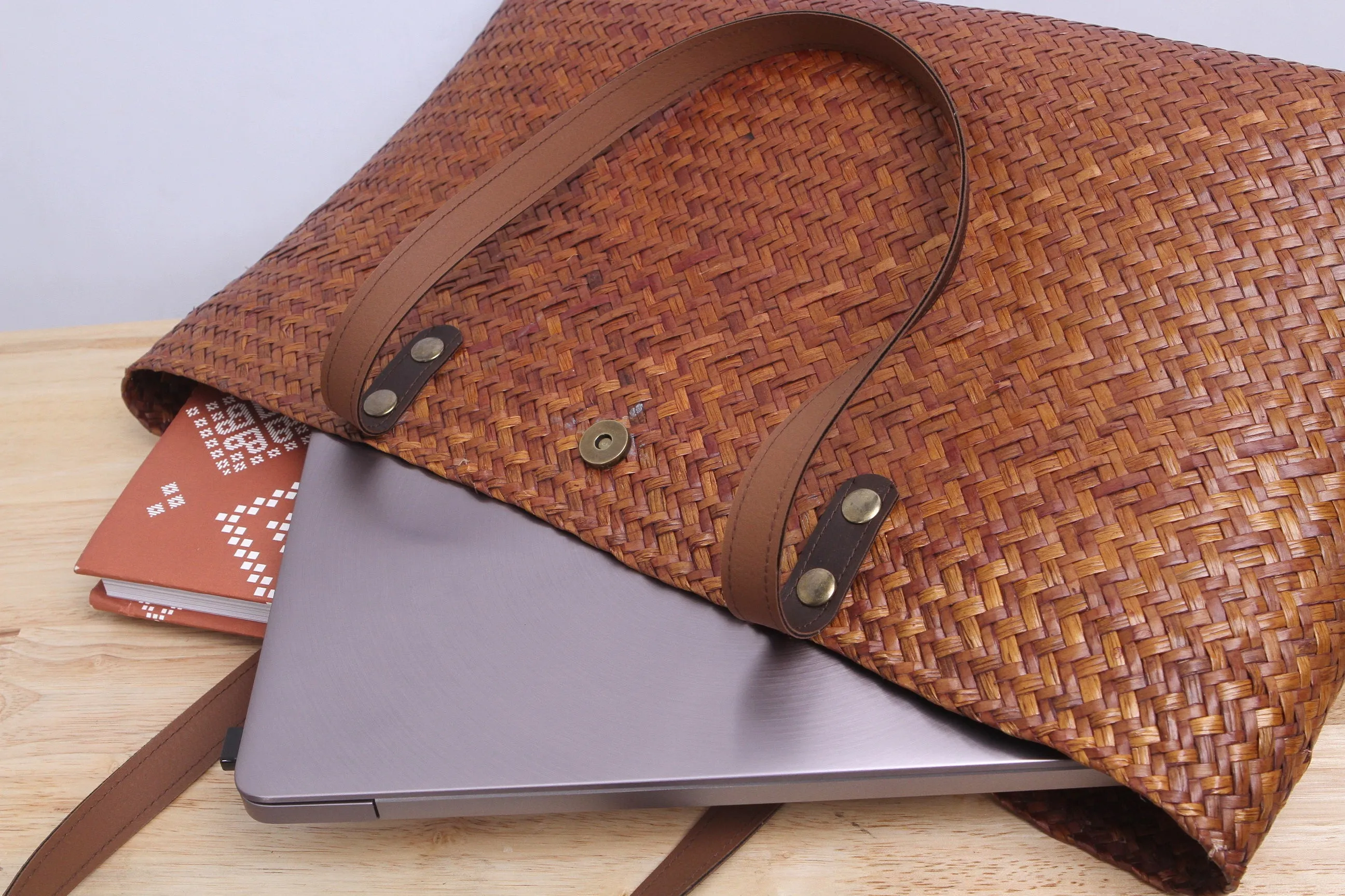 Short Wicker Tote bag (Light Brown)