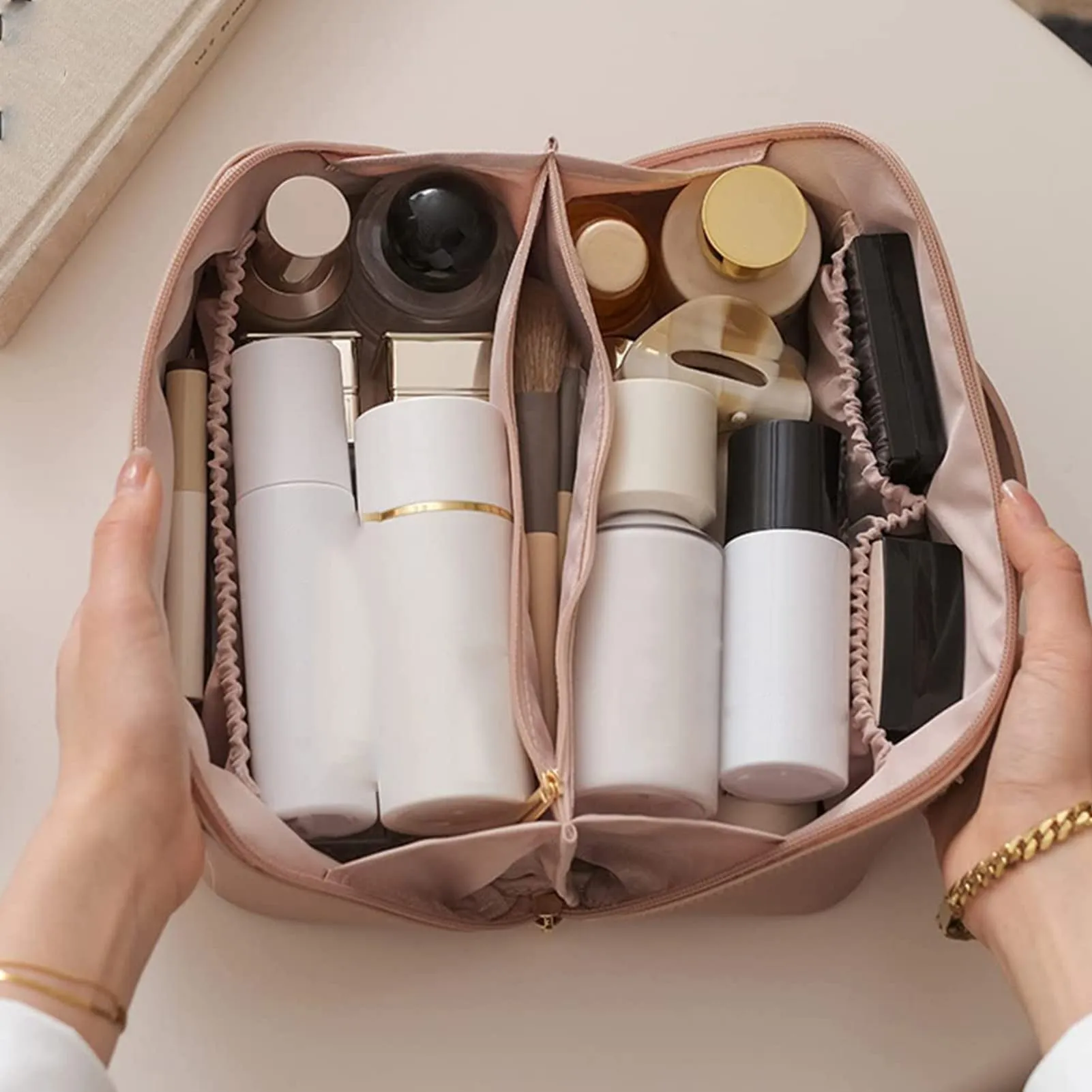 Travel Cosmetic Bag Large Capacity Cosmetic Bags for Women | Waterproof Portable Cosmetic Bag - White