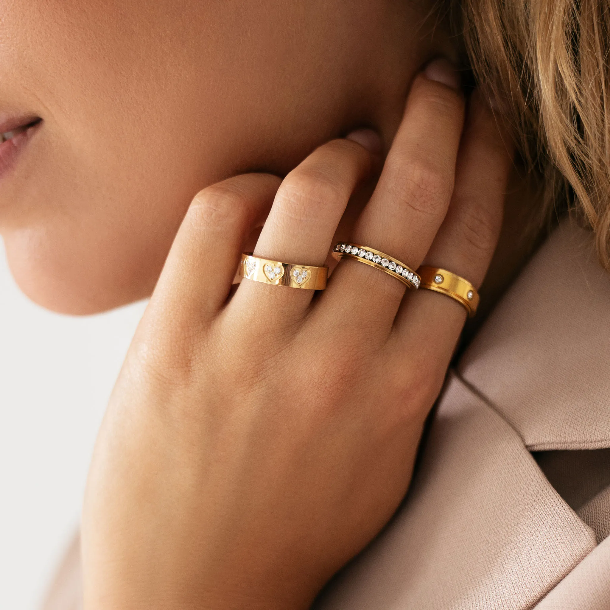 Zirconia heart ring gold